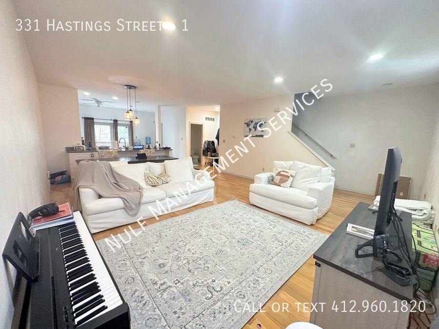 331 Hastings St #1 - Photo 3 of 16