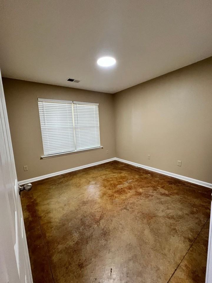 7754 Commodore Rd - Photo 7 of 11