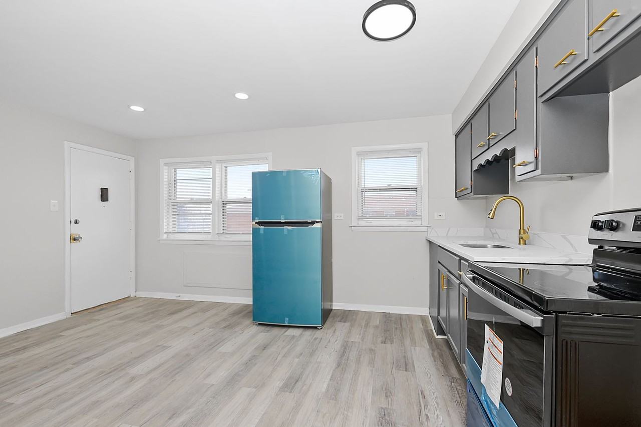 2830-42 W 87th St - Photo 3 of 8