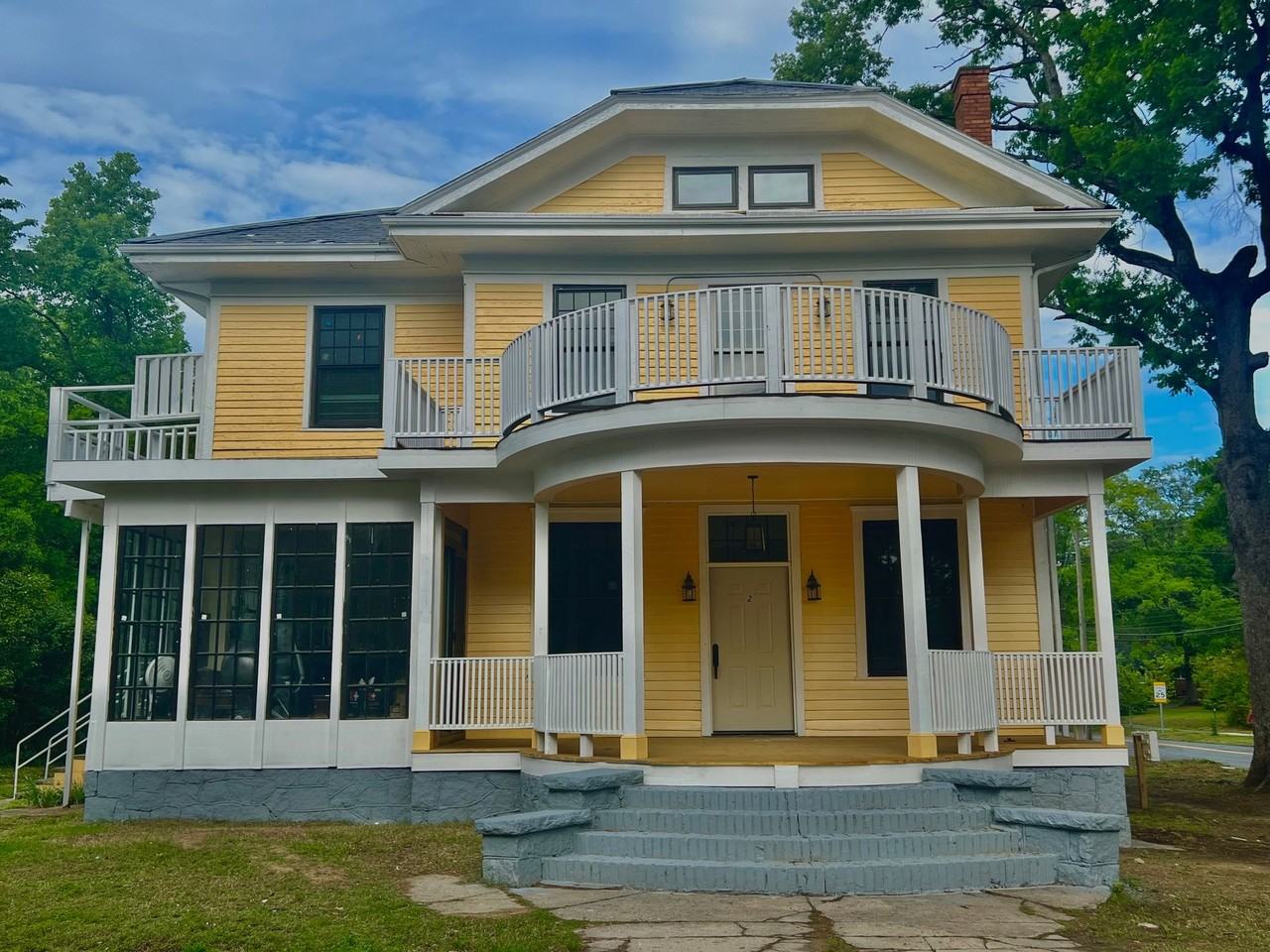 101 W Markham Ave - Photo 2 of 2