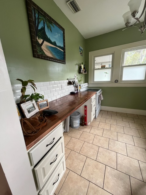 14 Davis St - Photo 3 of 12