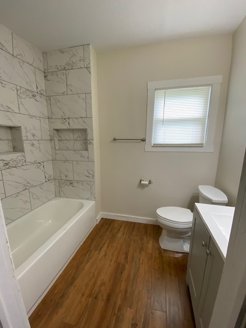 1016 W Jefferson St - Photo 2 of 8