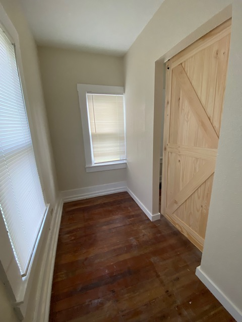 1016 W Jefferson St - Photo 5 of 8