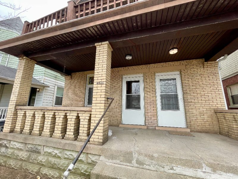 4518 Ashland Ave #4518APT3 - Photo 3 of 24