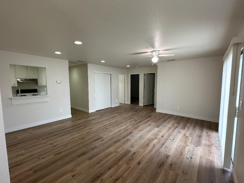 4200 Jeffrey Ave - Photo 2 of 13