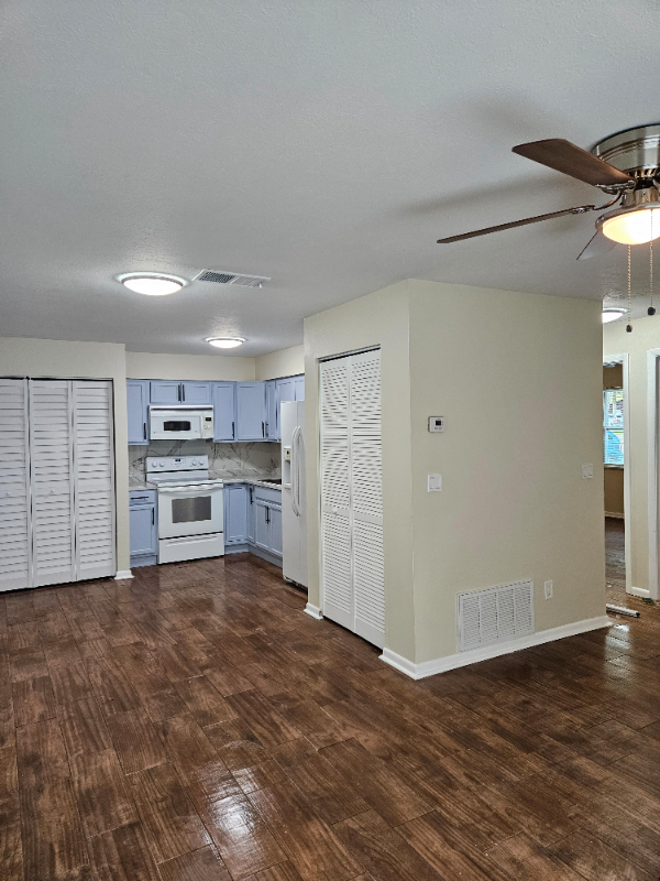 3950 Se 17th Ct #C - Photo 2 of 13