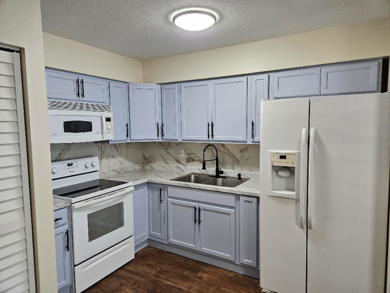 3950 Se 17th Ct #C - Photo 4 of 13