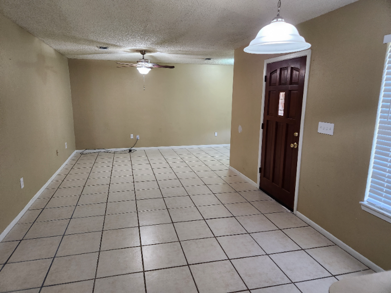 212 W. Co. Rd. - Photo 2 of 10