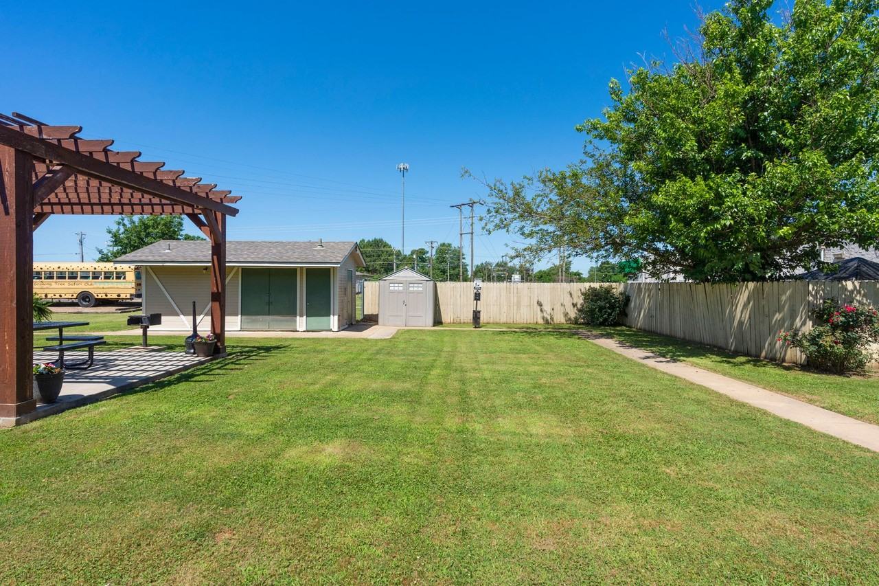 Alderview Apartments - Photo 5 of 6