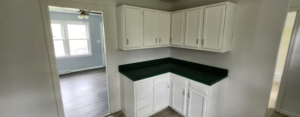 1710 E Moffat Ave - Photo 4 of 10