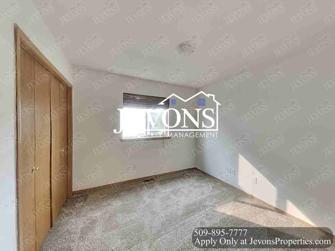 511 Jamie Dr - Photo 4 of 22