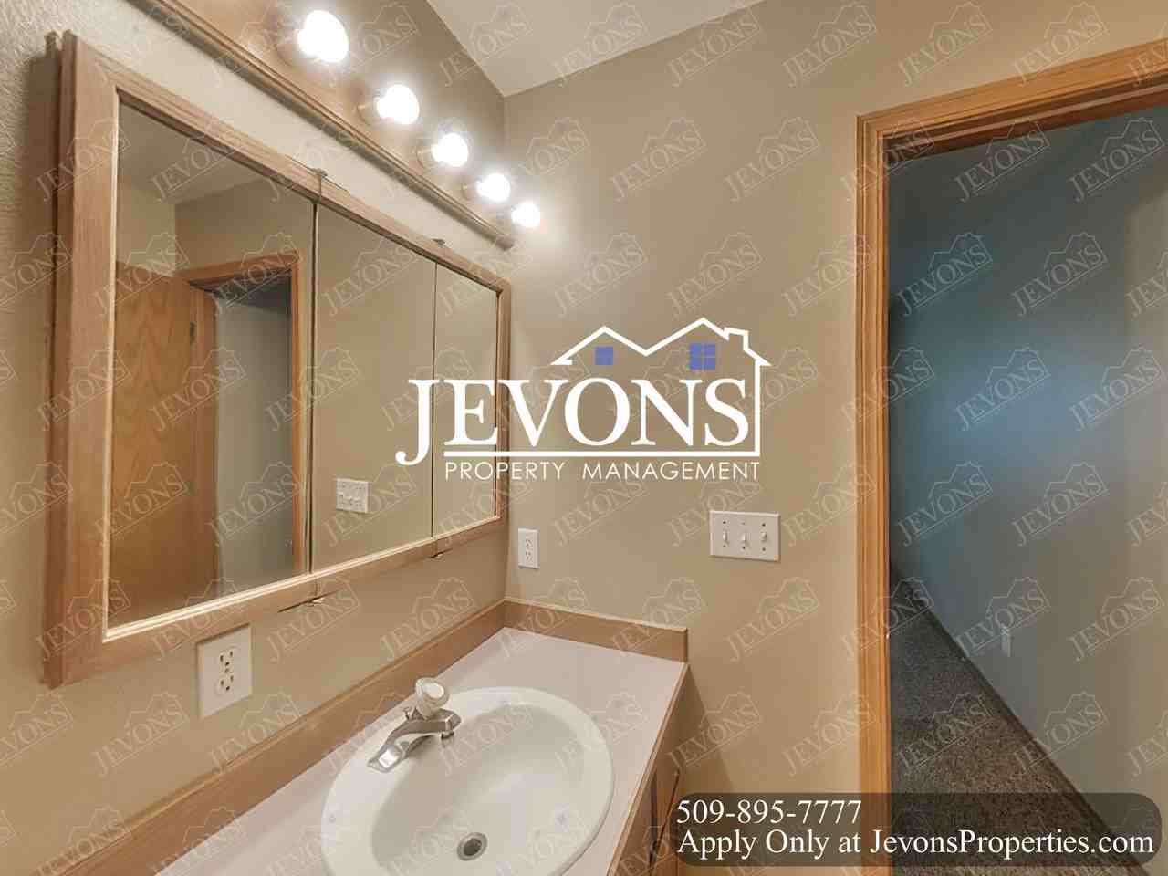 511 Jamie Dr - Photo 5 of 22