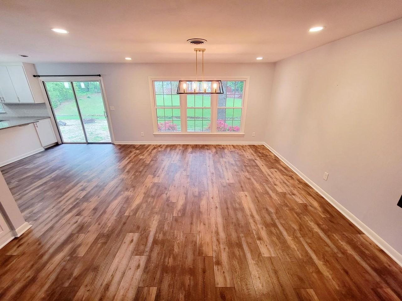 2404 Blanche Dr - Photo 4 of 14