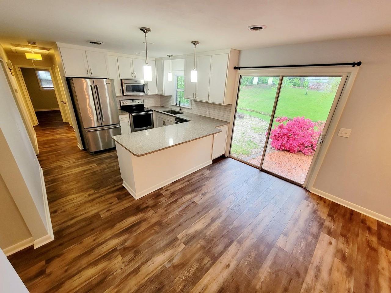 2404 Blanche Dr - Photo 5 of 14