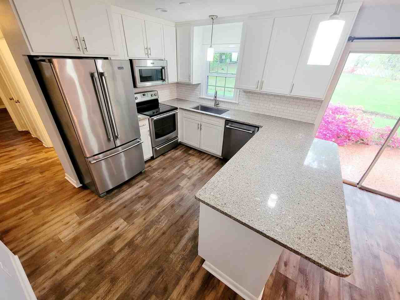 2404 Blanche Dr - Photo 6 of 14
