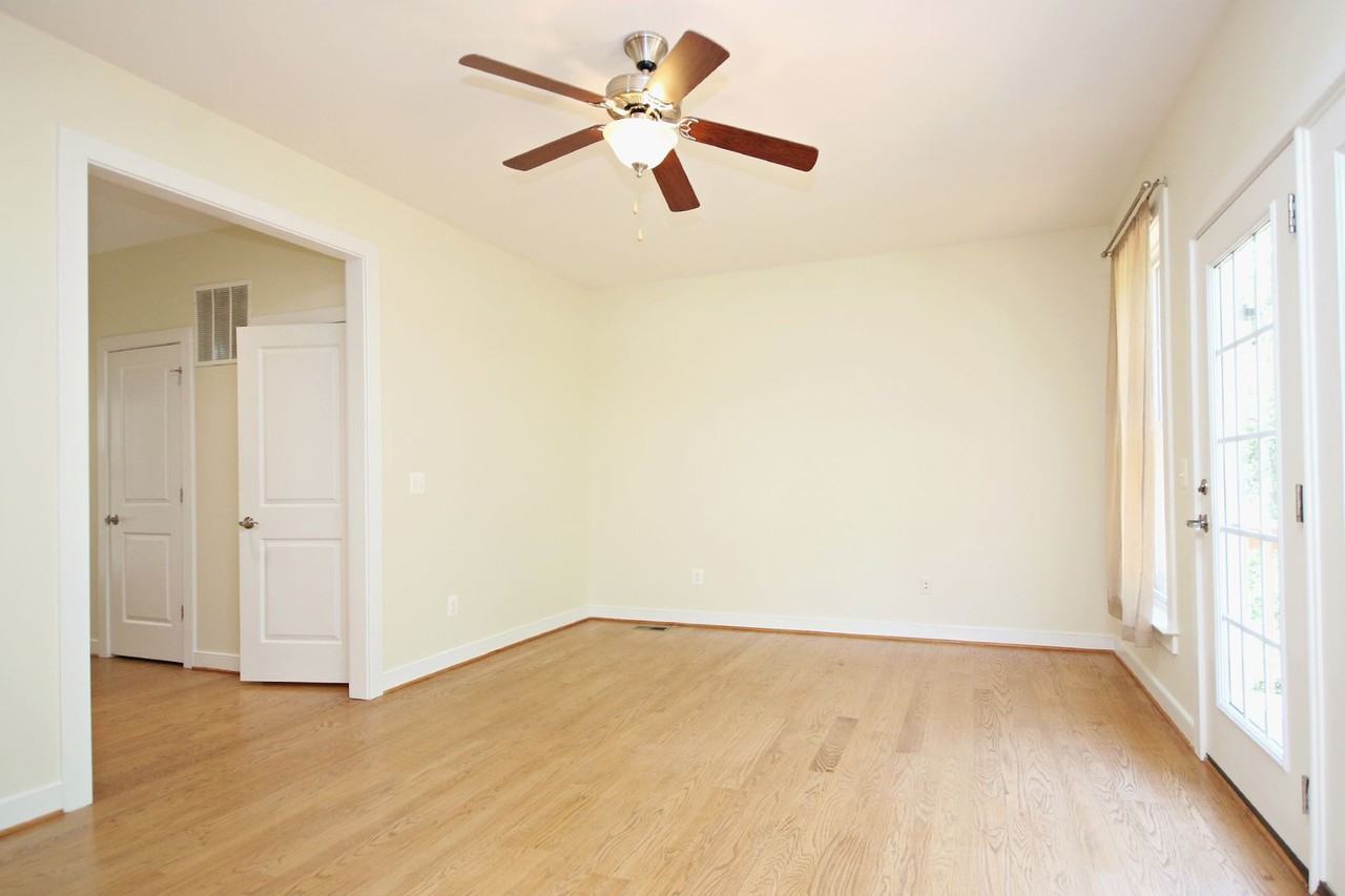 949 Raymond Rd - Photo 4 of 27