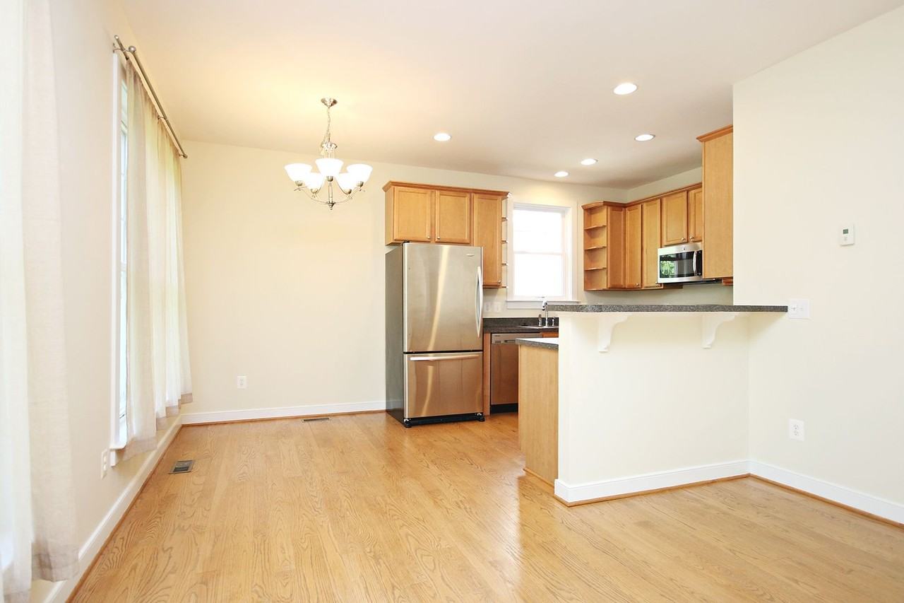 949 Raymond Rd - Photo 5 of 27