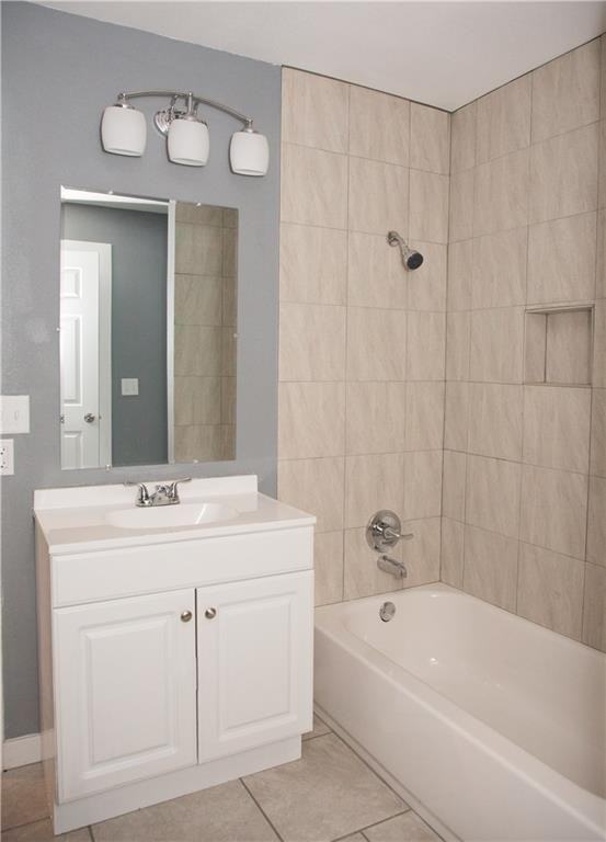 2501 S 18th St - Photo 2 of 12
