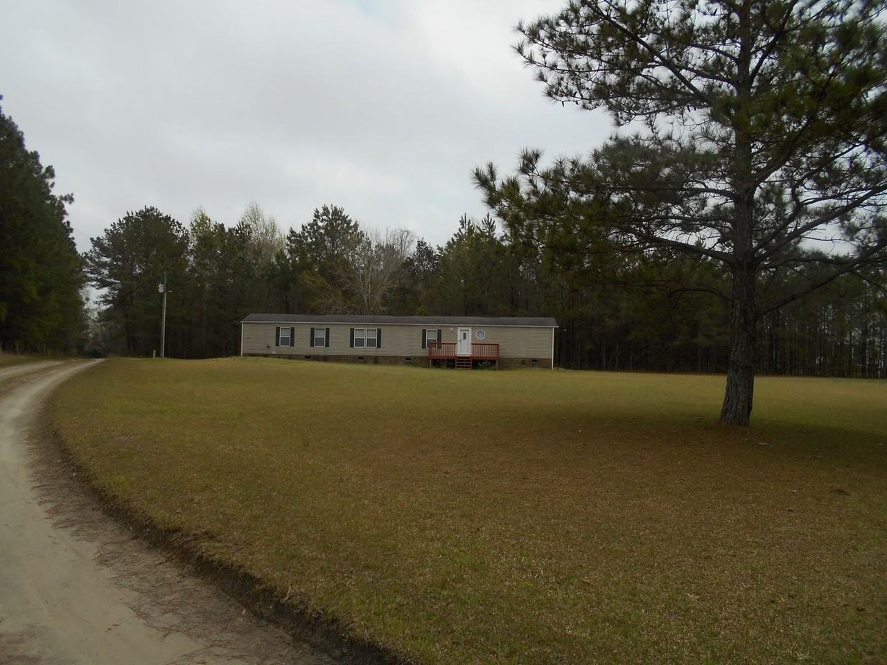 102 Jack Hamilton Ln - Photo 2 of 11