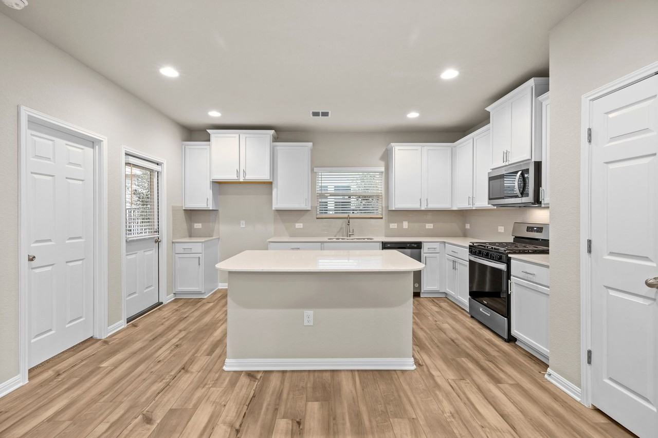 1156 Autumn Heather Dr - Photo 5 of 33