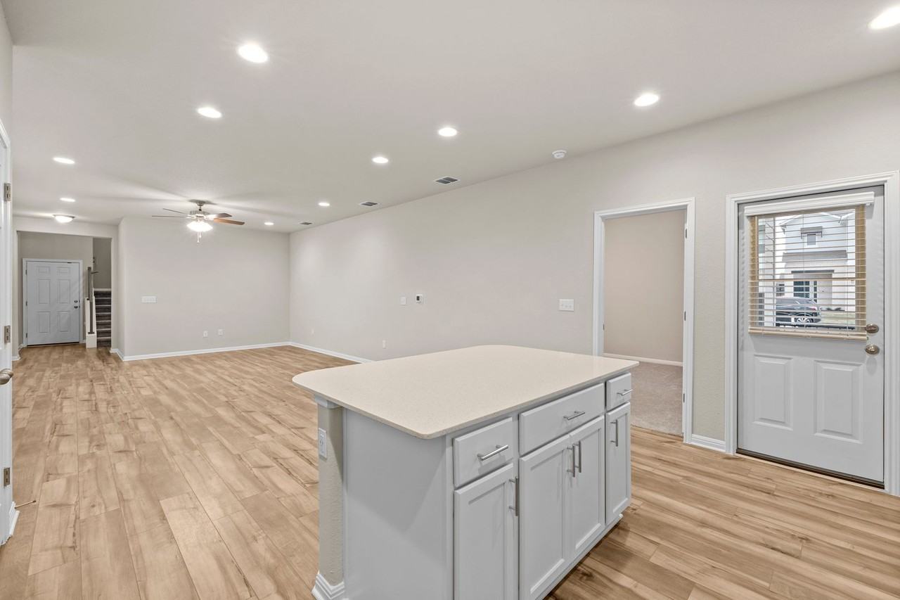 1156 Autumn Heather Dr - Photo 6 of 33