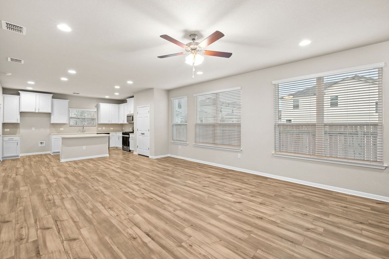 1156 Autumn Heather Dr - Photo 7 of 33