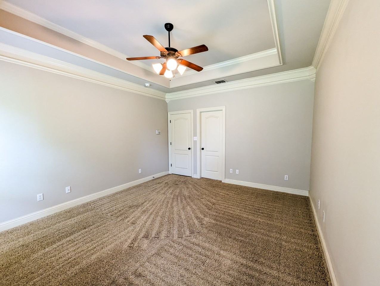 220 Ixworth Ave - Photo 6 of 19