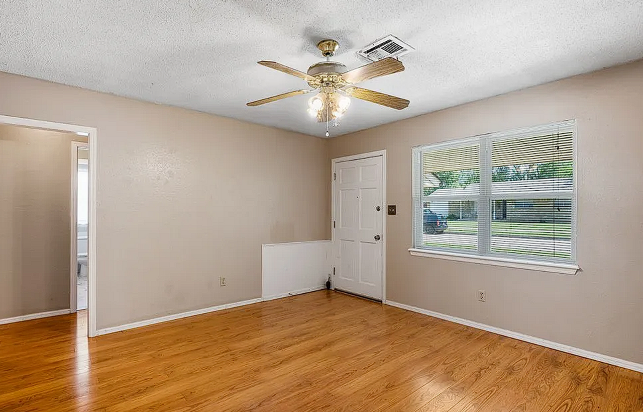 128 Mount Vernon Dr - Photo 4 of 14