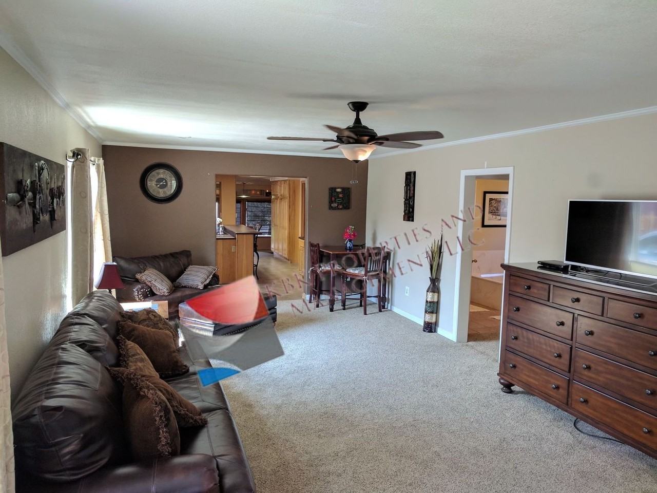 315 Alamosa Ave - Photo 4 of 19