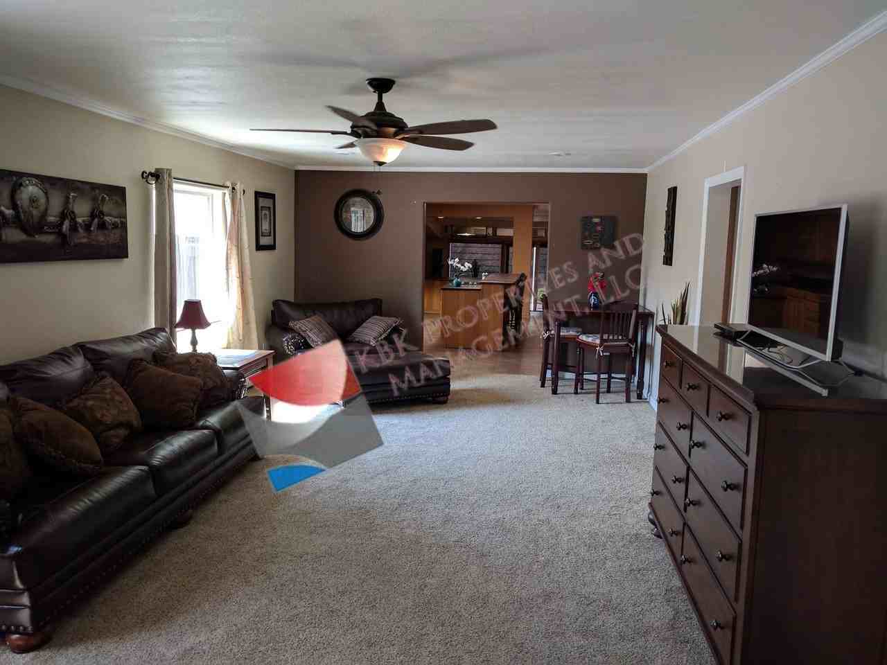 315 Alamosa Ave - Photo 5 of 19