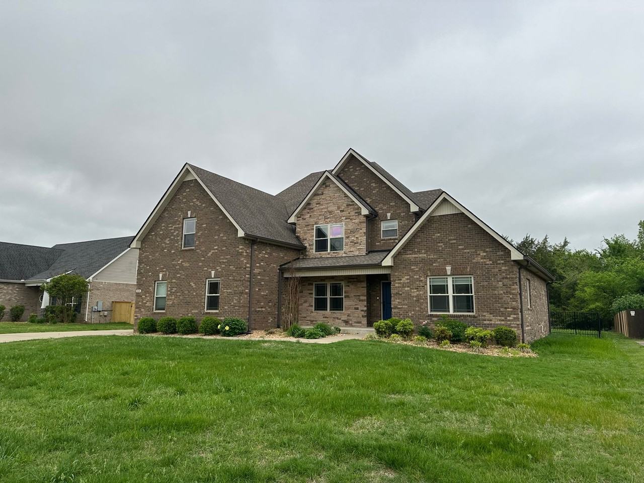 514 Sapphire Dr - Photo 3 of 49