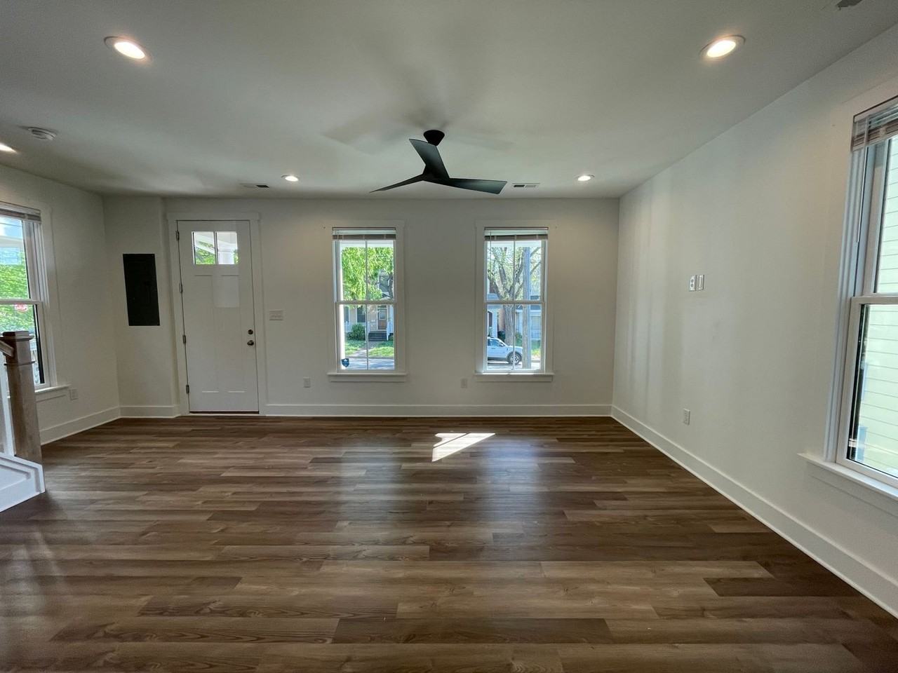 510 W 19th St - Photo 3 of 7