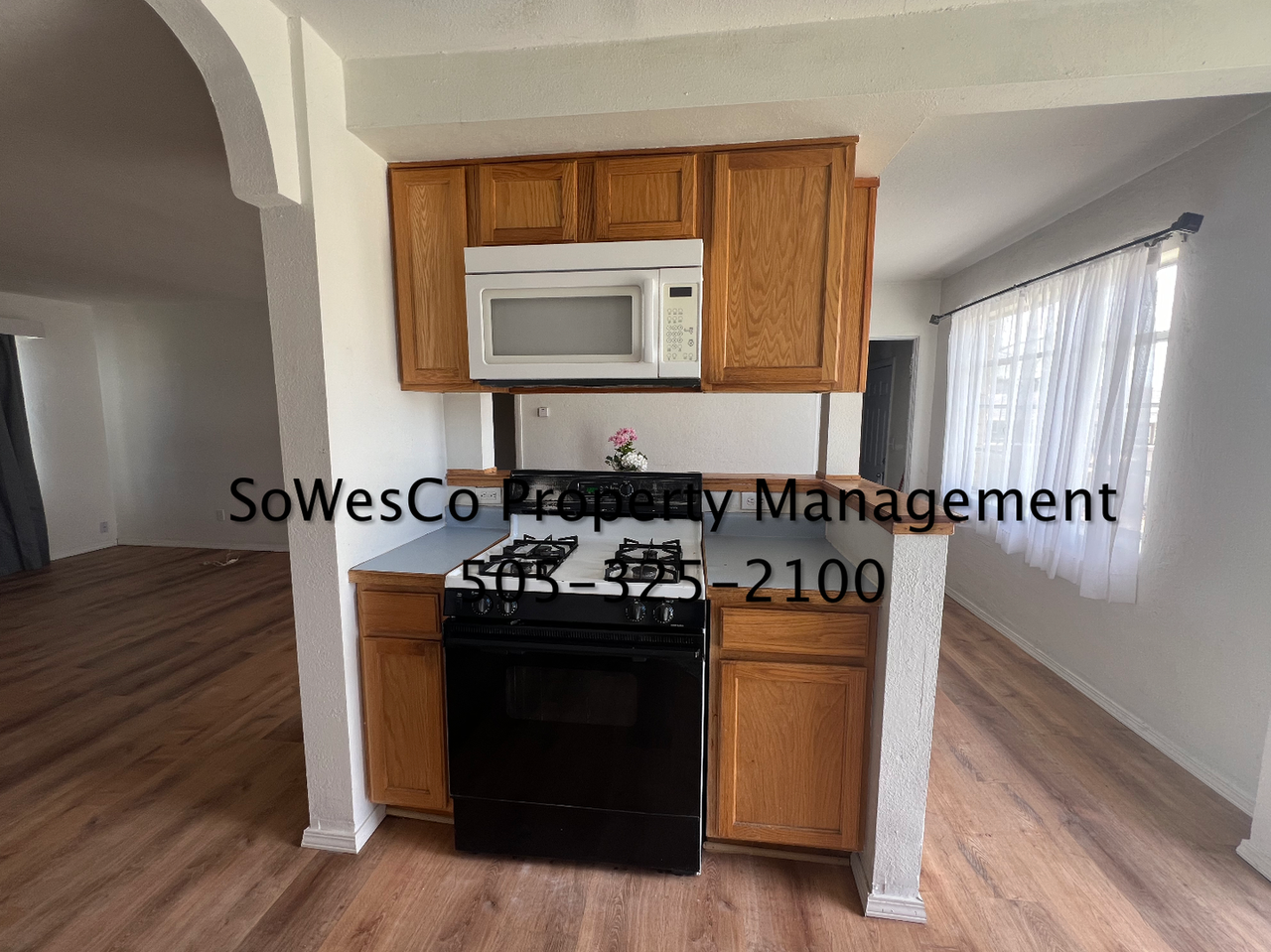 1015 N Butler Ave - Photo 3 of 11