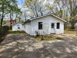 featured image of 1433 N Brown Ave #B