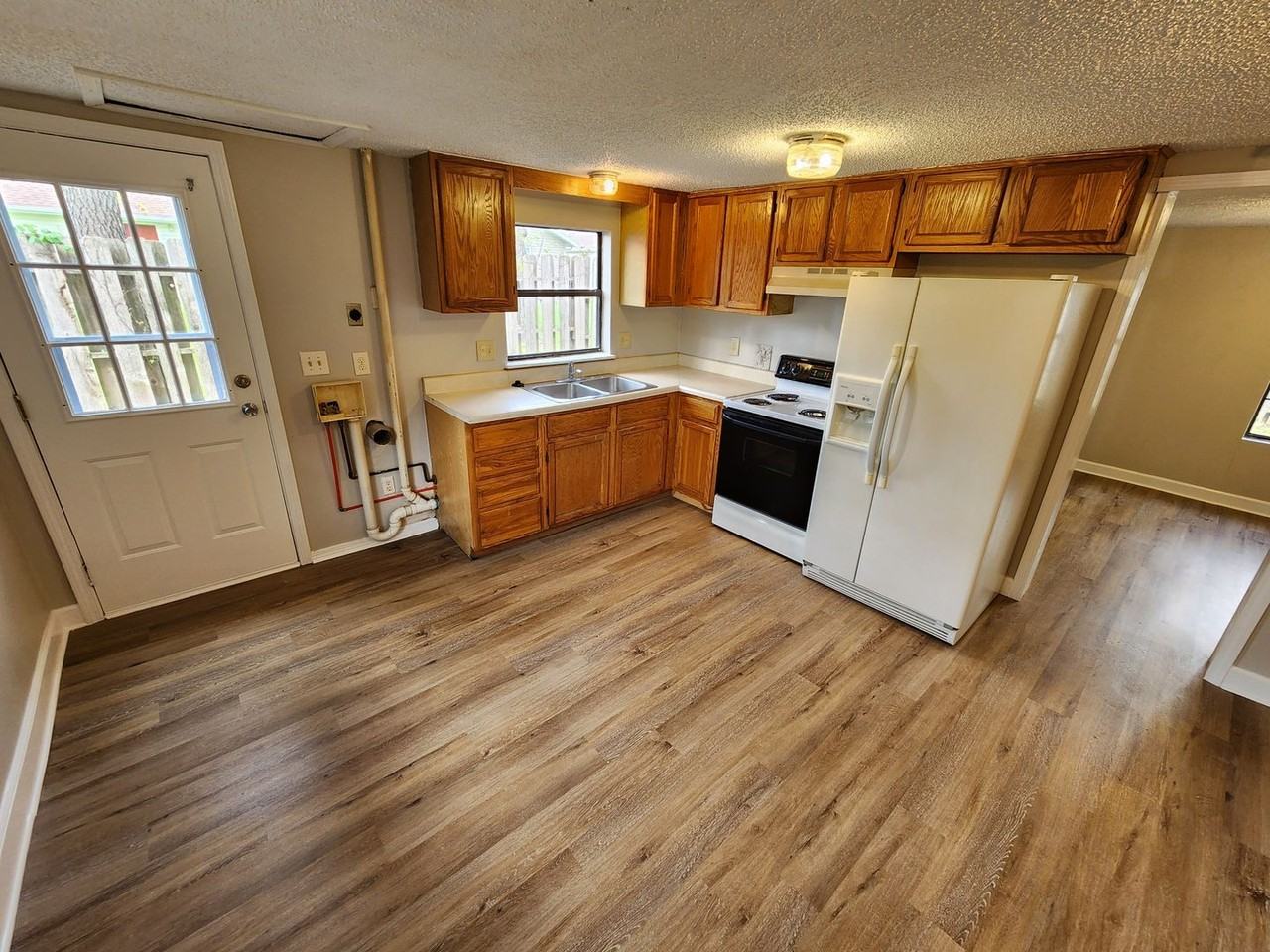1433 N Brown Ave #B - Photo 7 of 16