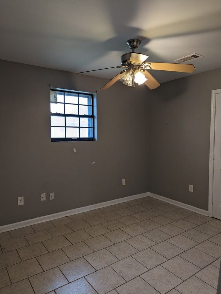 4826 Hickerson St - Photo 3 of 4