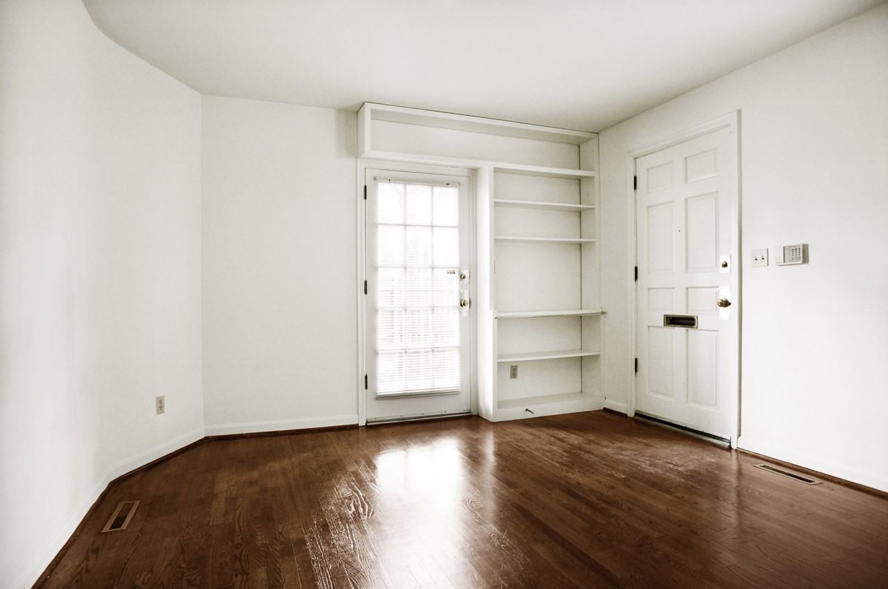 6415 Howe St #TH - Photo 4 of 6