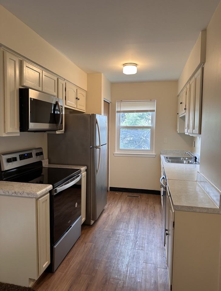 1722 Washtenaw Rd - Photo 7 of 13