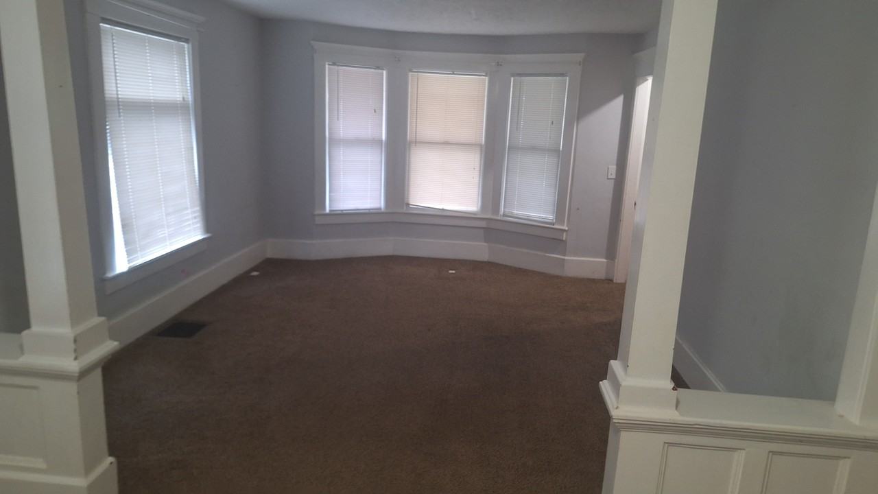 1010 S Main St #NA - Photo 2 of 9