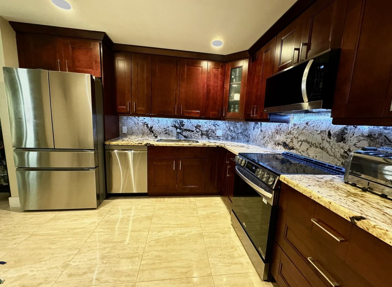 5520 Coach House Cir #G - Photo 5 of 24