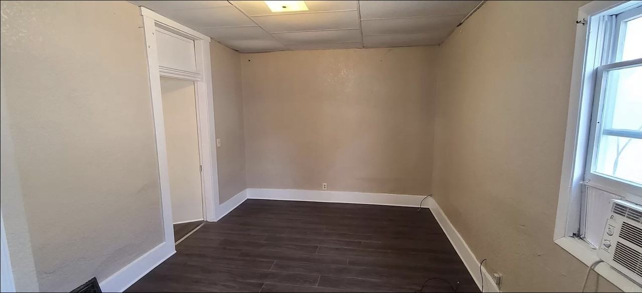 712 N 8th St #3 - Photo 3 of 5