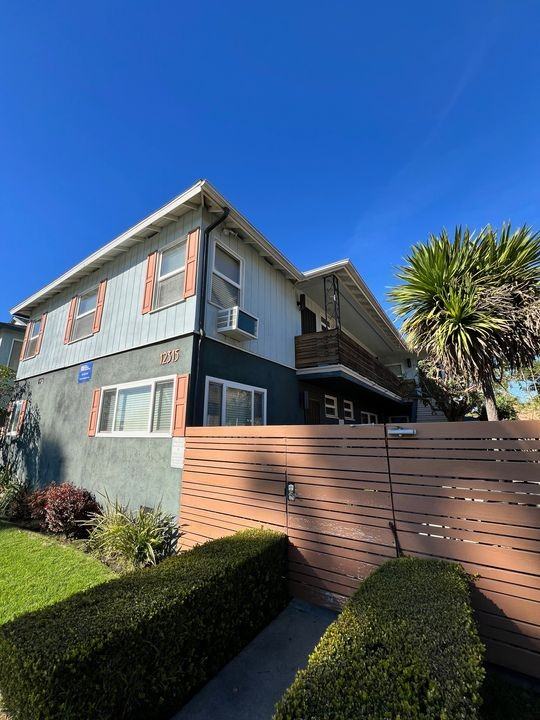 12317 1/2 W Washington Blvd #12317 - Photo 2 of 10