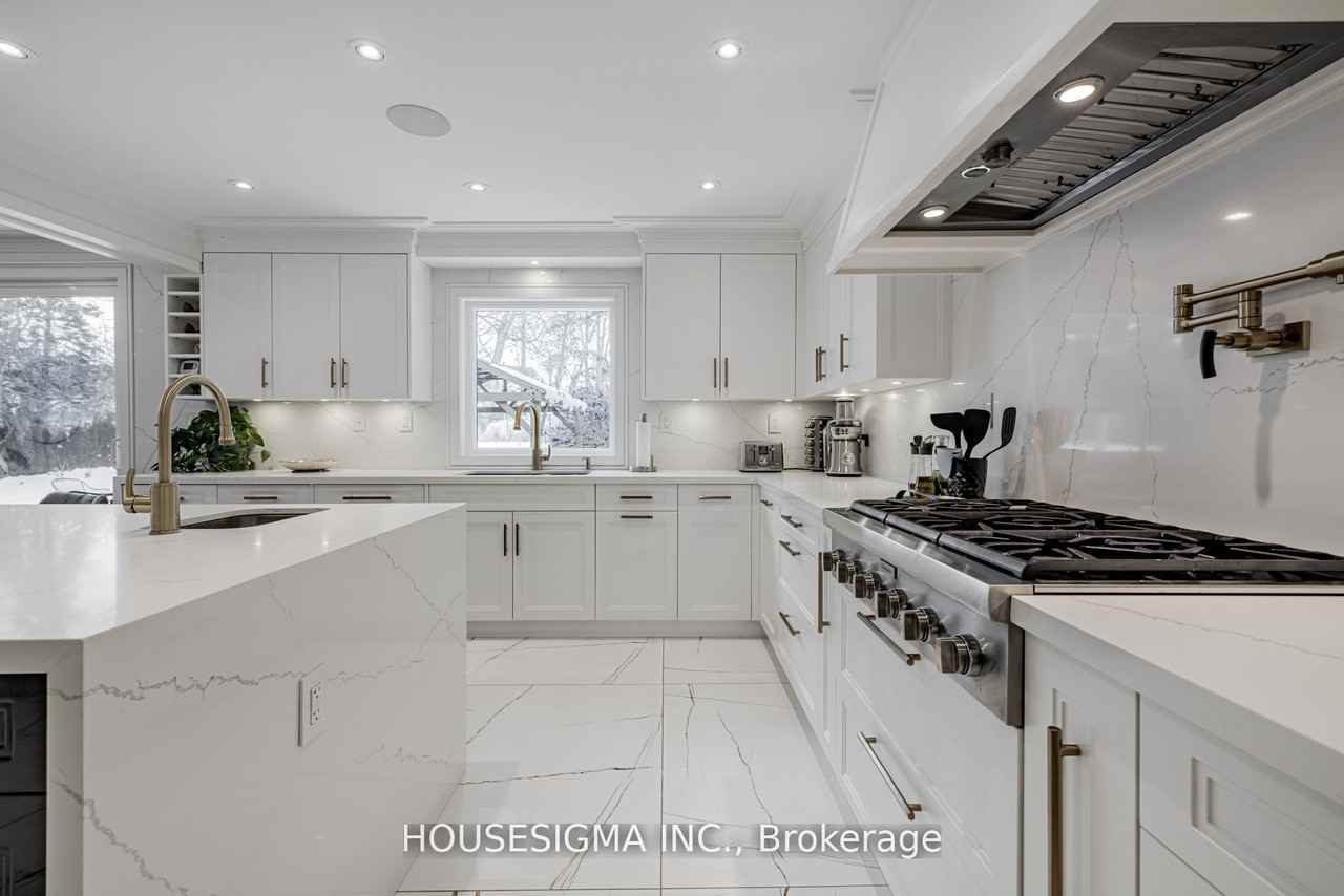 84 Cambridge Crescent #None - Photo 2 of 6
