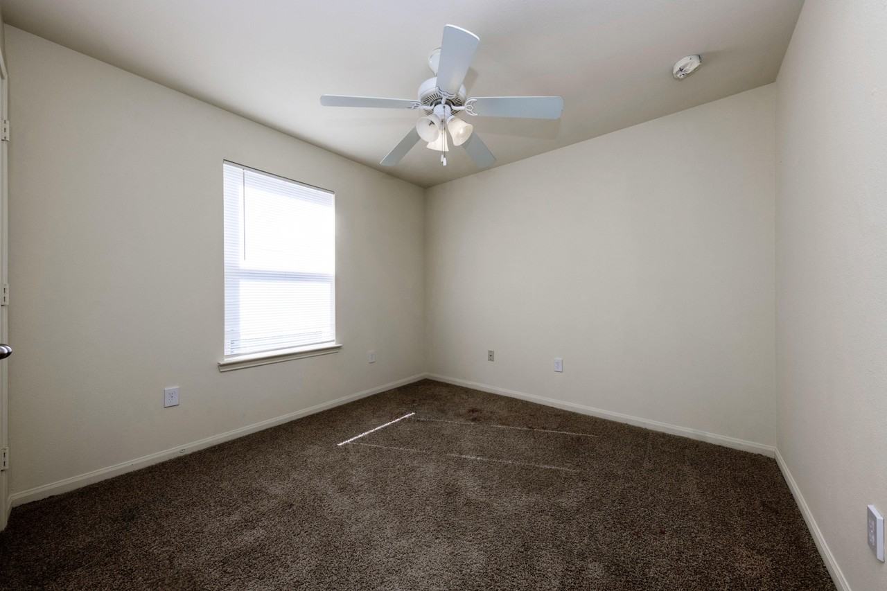 LaFollette Estates - Photo 3 of 24