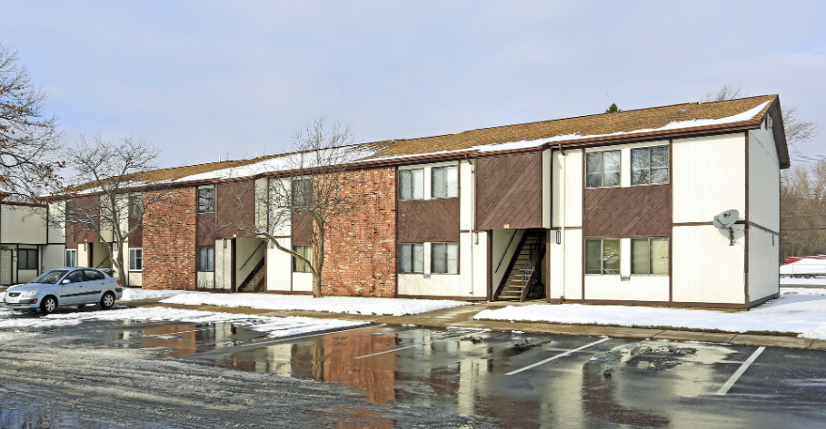 Algonac Manor - Photo 2 of 5