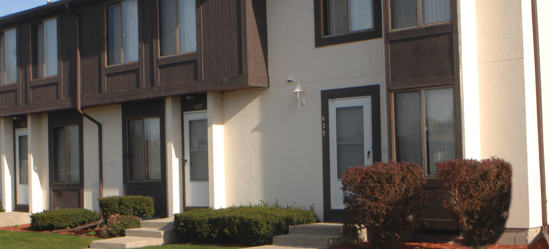 Algonac Manor - Photo 4 of 5