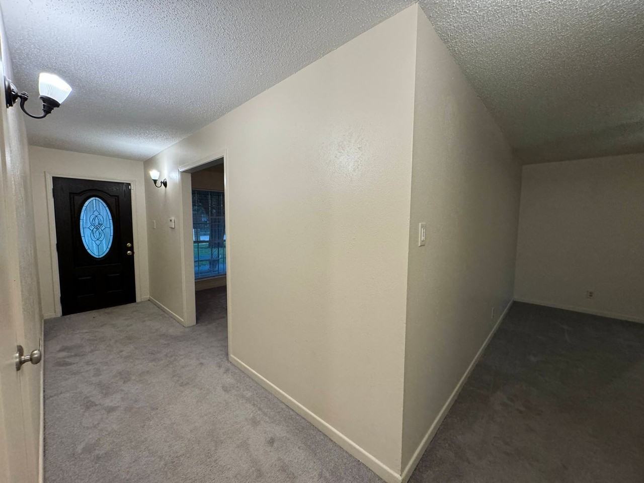 605 Bellaire Dr - Photo 7 of 41
