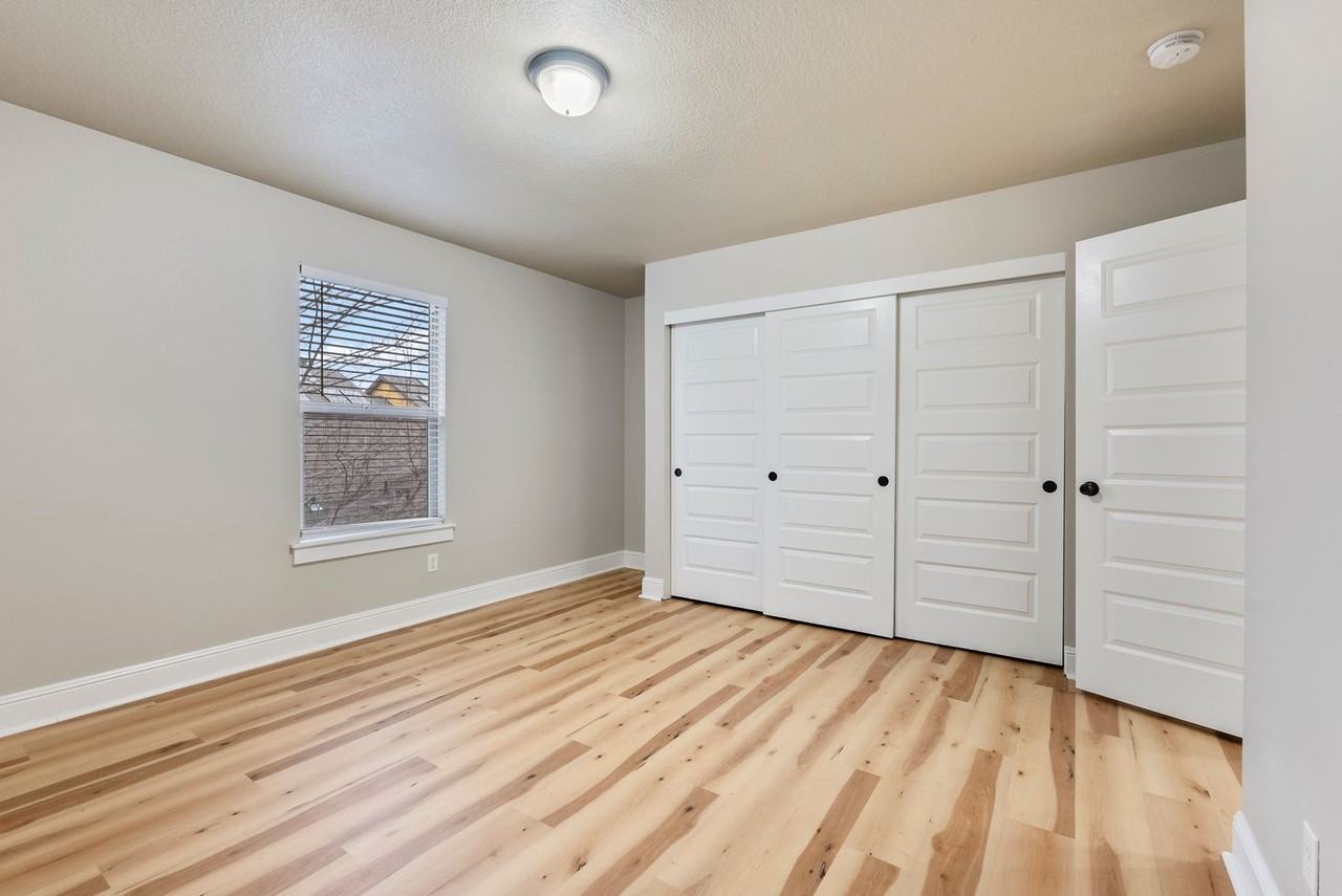 5325 Ne Cully Blvd - Photo 7 of 38