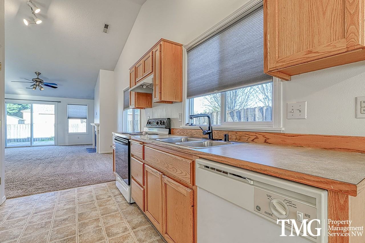 1312 Nw 15th Ct - Photo 7 of 23