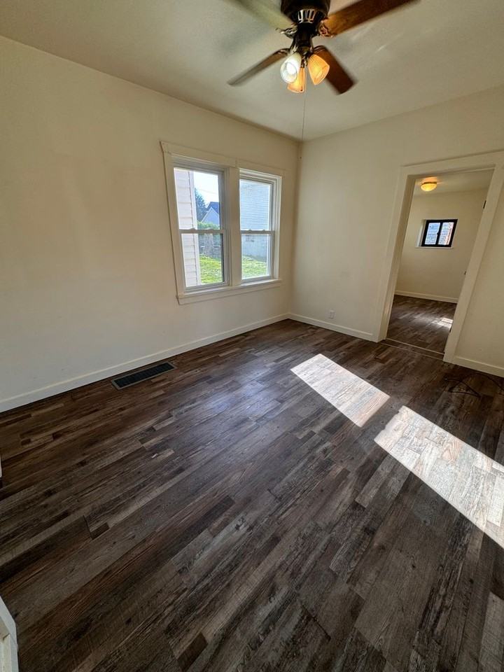 nor906 - Photo 3 of 9